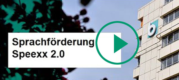 Gebäude des BFW-Frankfurt mit Bildtext:"Sprachförderung Speexx 2.0".